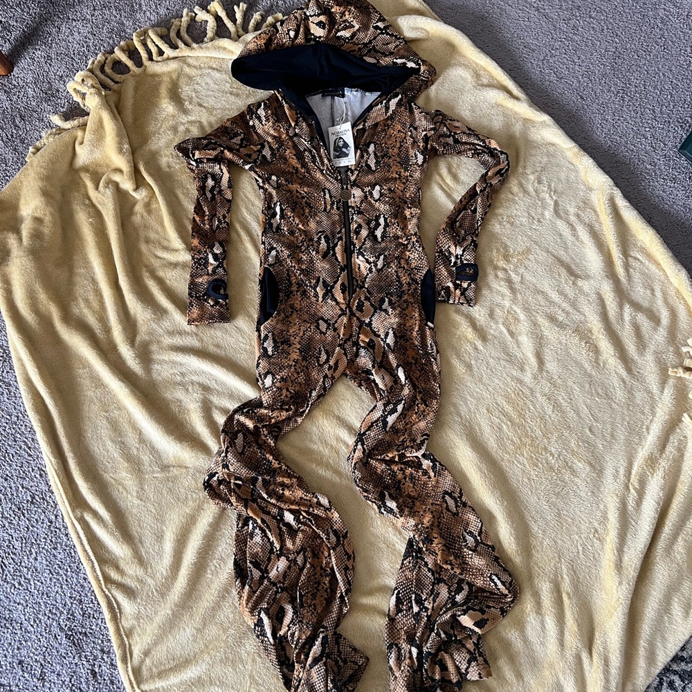 🔥SOLD🔥 Noralina Freedom Jumper Snake Print